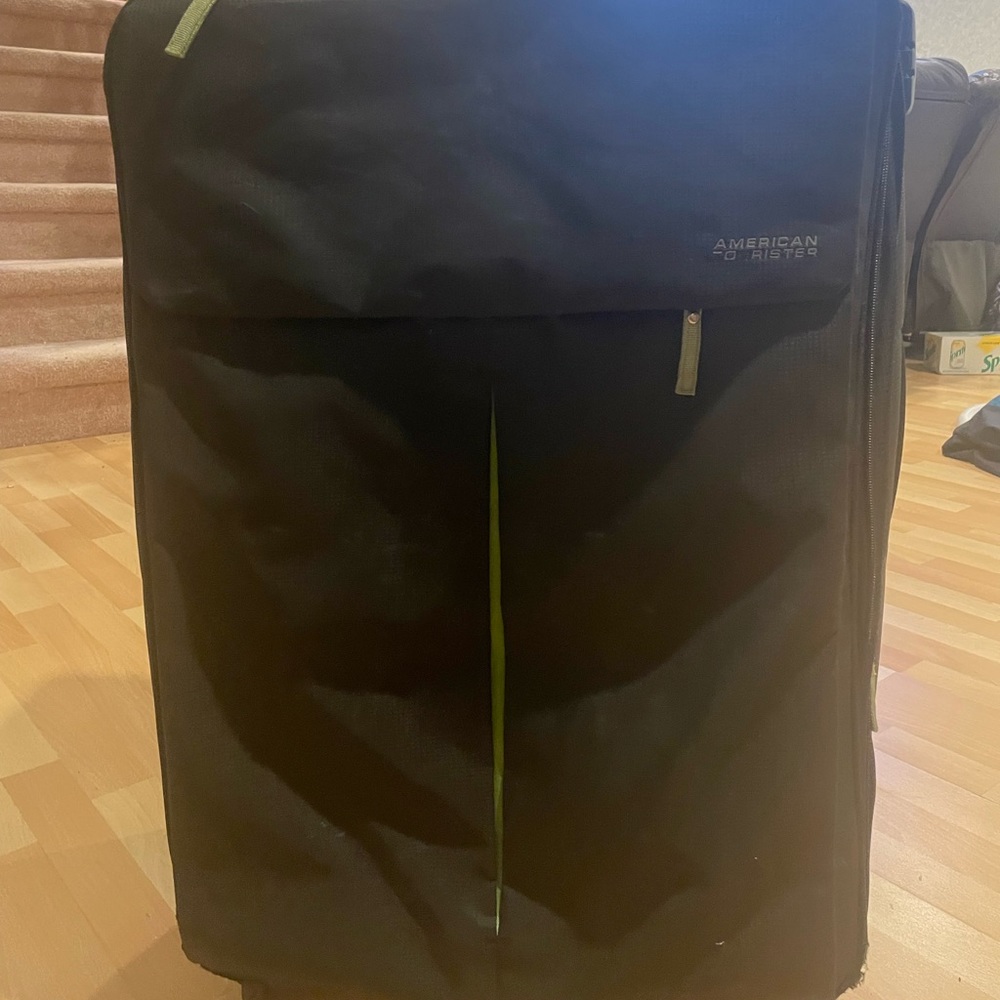 American Tourist Largest luggage size
